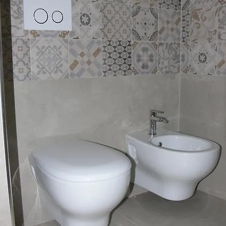 Carlo V - Centro Storico Apartmán *